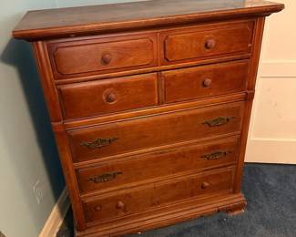 Bassett Furniture Wooden Chest Of Drawers