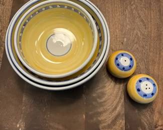 Caleca Italian Pottery Nesting Bowls 3 and Salt  Pepper Shakers  5Pieces