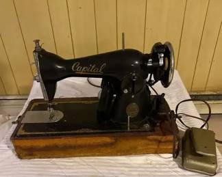  06 Vintage Singer Capital Deluxe Sewing Machine w Foot Pedal and Case