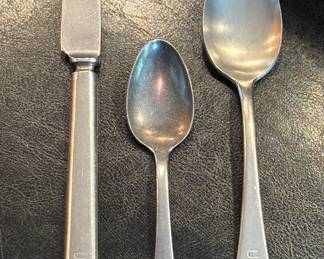 USN mess-hall flatware lot (19pc, no forks)