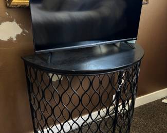 Side table & TV