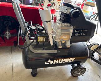 Like-new Husky air compressor 