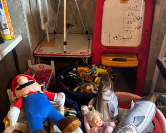 Stuffed animals, easel, kids Buckeyes table, microscope