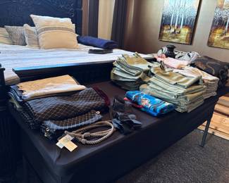 Assorted curtains & linens
