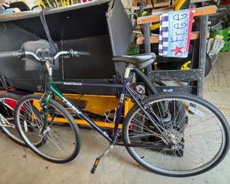 TREK Multitrak 720 bike
