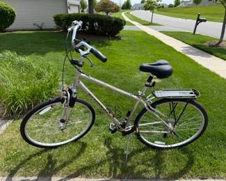 Mens 7 speed bike with speedometer / rear rack lights