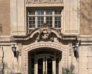 The Hyde Park Co-Op Patiently Awaits Your Arrival!
