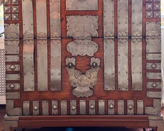 Korean Bandaji Blanket Chest. Photo 1 of 4.
