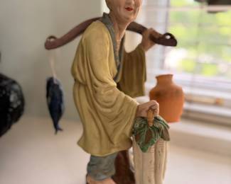 Vintage Japanese Porcelain Figurine. Photo 1 of 2.