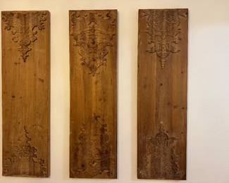 Set of 3 decorative carved pieces 