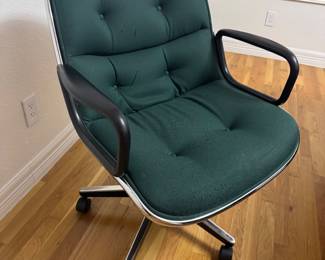 Knoll executive chair