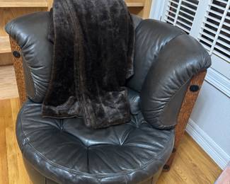 Black Leather swivel chair by