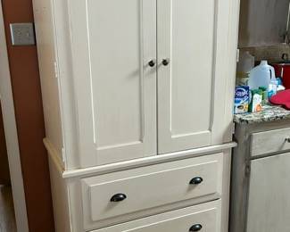 Great kitchen storage