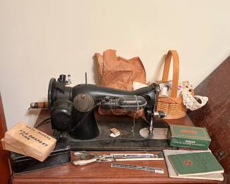 Singer Sewing  Machine 