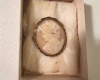 Vintage Cameo Brooch