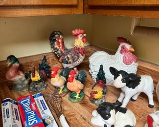 Assorted Kitchen Decor