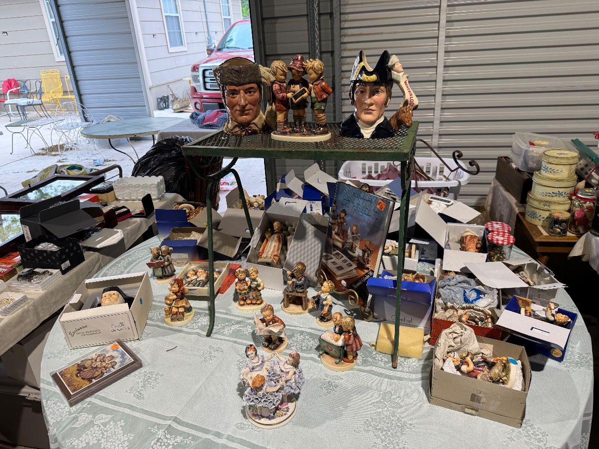 Mix of Royal Doulton and Dresden items 