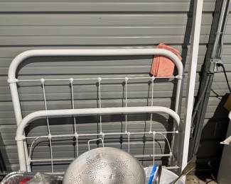 Vintage rod iron bed frame full