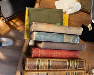 Lots of vintage books 