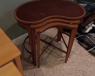 Stacking tables