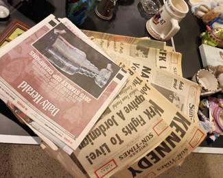 Paper ephemera, Newspaper 