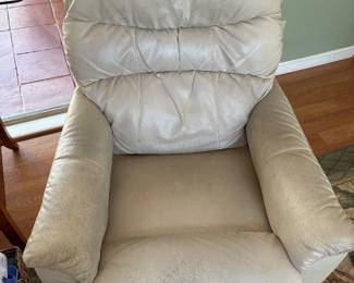Set of 2 recliners 