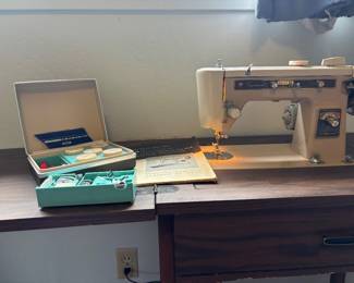 Montgomery Ward Signature sewing machine