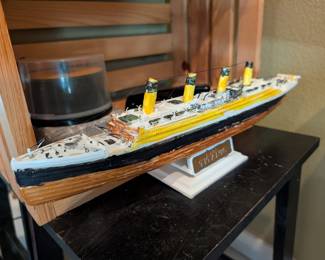 Titanic model 