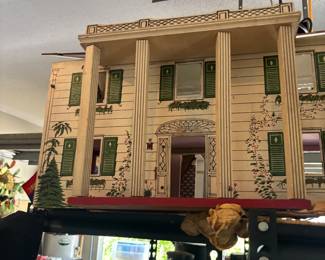 vintage dollhouse