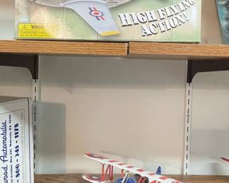 Toy Model Airplanes