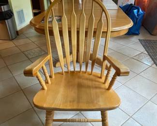 Light Wood Extendable Dining Table and Chairs Set