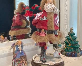 Santa's Ice Capades Musical Figurine by Fabriche