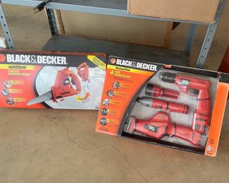 Black & Decker Navigator Powered Handsaw/Jigsaw and VersaPak 4-Tool Cordless Kit