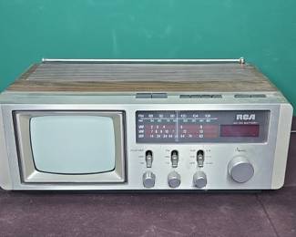 RCA Playmate 5 Portable B&W TV and AM/FM Radio