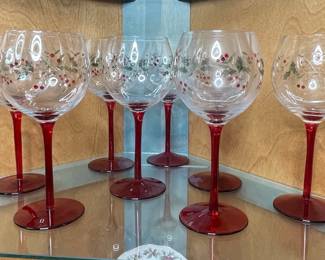 Christmas Holly and Berry Wine Glasses with Red Stem and Foot