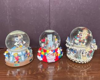 Mickey Mouse and Macy's Thanksgiving Day Parade Snow Globes