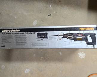 Black & Decker Dual-Range Variable Speed Cut-Saw Kit