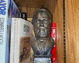 Robert E. Lee Bust with Quote