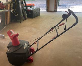 Troy-Bilt Squall 2100 Snow Thrower