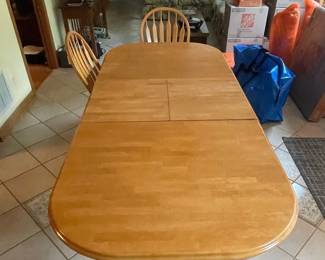 Light Wood Extendable Dining Table and Chairs Set