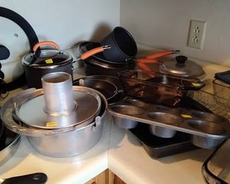 Kitchen bakeware