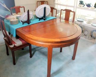 Beautiful Vintage Ming Style Dining Table with 3 Leaves and 8 Chairs
