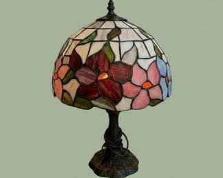 Tiffany Style Floral Stained Glass Table Lamp