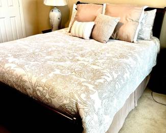 Luxurious queen bedding