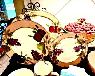 Service for 8 fruit pattern