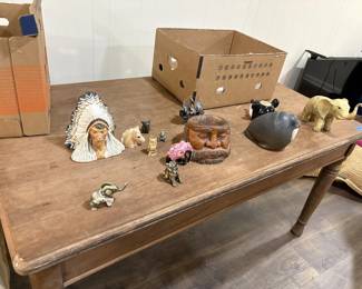 Knick-knacks, elephant figurines