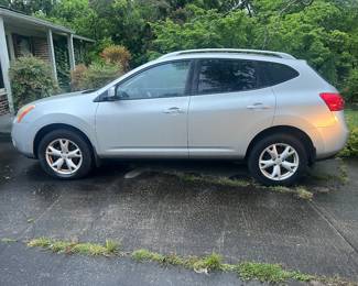 2009 Nissan Rouge Car 154,188 miles ,leather seats sunroof