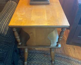Early American Style End Table
