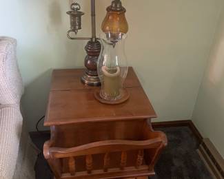 Table Lamp & End Table w/Magazine Rack