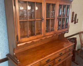 Beautiful Early American Style Maple Wood Dining Hutch